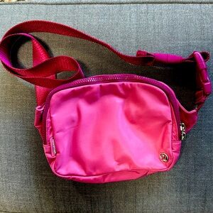 Lululemon Everywhere Belt Bag 2L Raspberry Pink Like New!